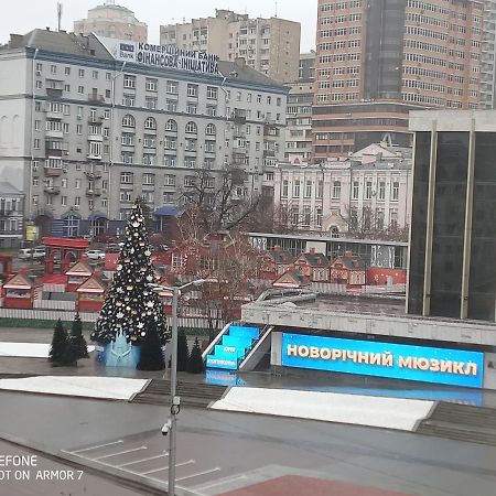 Двухкомнатная Квартира С Видом На Дворец Украина キエフ エクステリア 写真