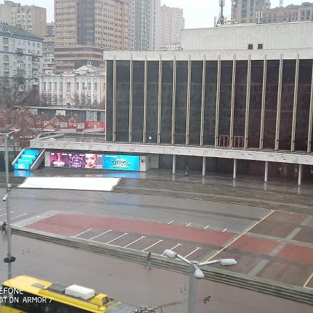 Двухкомнатная Квартира С Видом На Дворец Украина キエフ エクステリア 写真